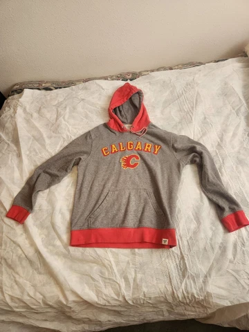 Calgary Flames NHL Grey Red Fanatics Hoodie Sweatshirt Mens Size Large Cover