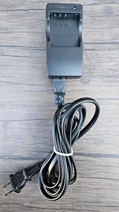 Genuine FUJIFILM OEM Battery Charger Model BC-40 T40 - Picture 1 of 2