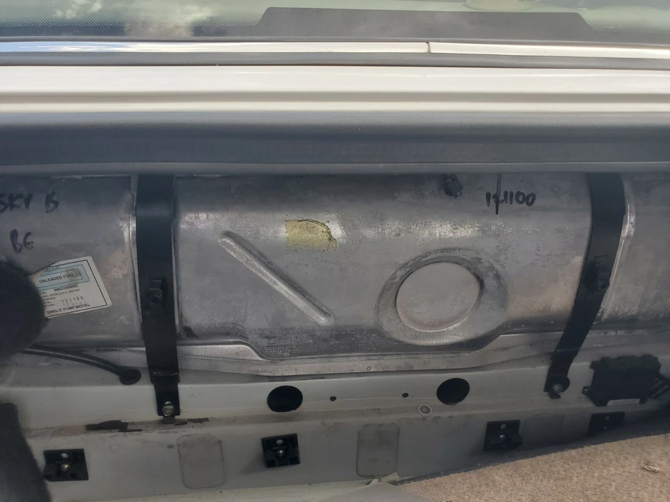 1999 2000 2001 2002 2003 JAGUAR XJ8 VANDEN PLAS SINGLE PUMP FUEL TANK - Image 1 of 1