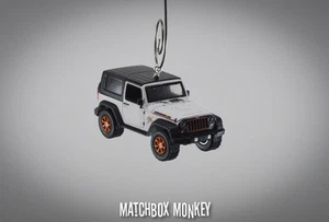 2012 White Jeep Wrangler Unlimited Hard Top Christmas Tree Ornament 1/64 Adorno - Picture 1 of 9