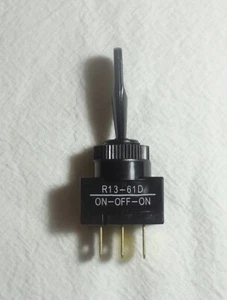 Cantidad (2) Interruptores Radio Shack SPDT 275-0711 12VDC 20A Sellados - Imagen 1 de 8