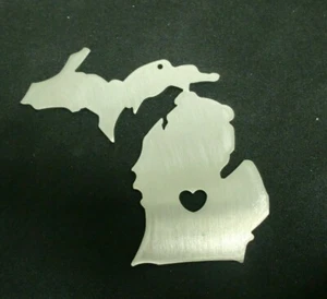 Michigan Heart Ornament - Picture 1 of 1