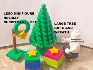 LEGO Minifigure Christmas Tree with Presents and Wreath Holiday Decor Gear - Picture 1 of 1