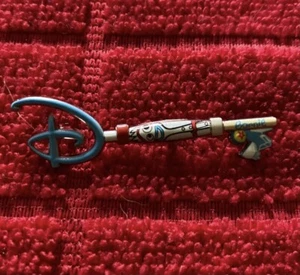 Disney Forky Toy Story Mystery Key Pin Series 2 - Picture 1 of 1