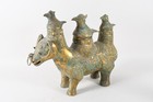 O54F08- Asiatika Bronze Gefäß in Tierform teilvergoldet patiniert China