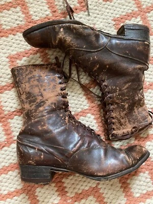 ANTIQUE VICTORIAN EDWARDIAN GODMAN SPHINX BLACK VELVET SIDE BUTTON BOOTS - Image 1 of 4