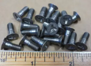 x20 TRI-SLOT FLAT TITANIUM MACHINE BOLT/SCREW (3/16 x 10-32 x 1/2") NAS5803-U3 - Picture 1 of 3