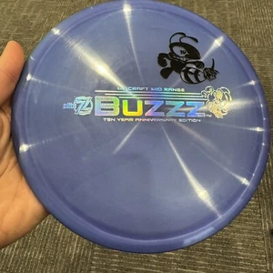 RARE Discraft 10 Ten Year Buzzz Bar Stamp 177g Purple Black Mini Bee Stamp - Picture 1 of 1