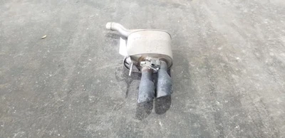 Silenciador de escape Ford Mustang Bullitt 19 con actuador pasajero derecho Foto 1 de 4