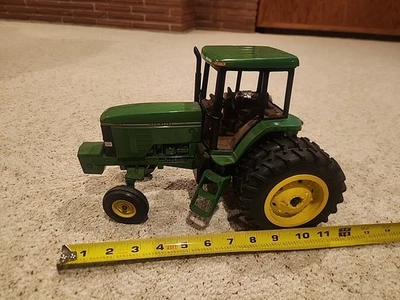 John Deere ERTL 1:16 Scale Diecast Tractor - Image 1 of 4