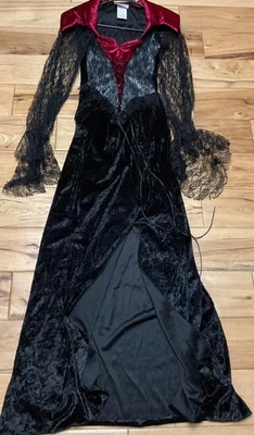 Vampire Women’s costume dress size Small, brand Incharacter ,black,lace - Image 1 of 4