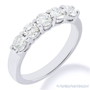 Anillo de boda compartido moissanita de corte redondo de 4 clavijas de 5 piedras en oro blanco de 14k - Imagen 1 de 3