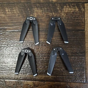 Set Of 4 Black Folding Propeller Blades for DJI Spark Drone - Picture 1 of 2
