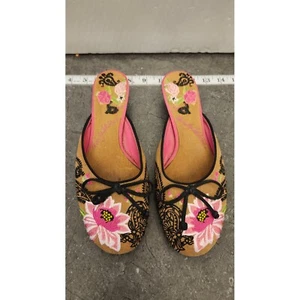Beverly Feldman Embroidered Slip On Sandals Women's 7.5 Boho Chic Floral READ - Picture 1 of 10