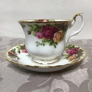 Vintage 1962 Royal Albert Old Country Roses Tea Cup & Saucer Set England - Picture 1 of 8