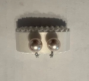 Vintage Clip On Earrings Silver Tone Faux Pearls, Monet. Pristine Condition. - Picture 1 of 4