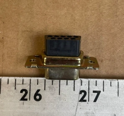 D-SUB HOUSING AMP TE Connectivity AMP Connectors PN: 205203-1 - Image 1 of 4