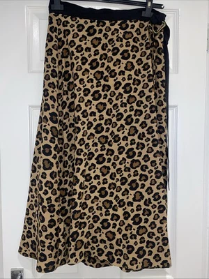 Hobbs Skirt  Size 12 Lined Zips Wrap Skirt Animal Print - Image 1 of 4