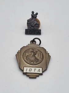 Vintage International Dance Teachers Association Metal Twin Set Of Badge & Medal - Picture 1 of 12