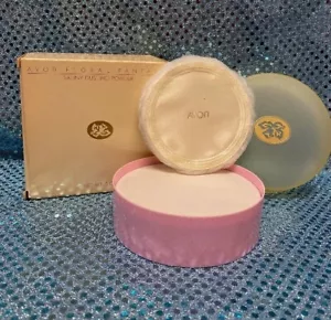 Avon Floral Fantasy satiniertes Staubpulver 3oz, versiegelt Neu aus altem Lagerbestand - Bild 1 von 1