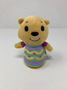 Hallmark Itty Bitty Winnie The Pooh Disney - Picture 1 of 3