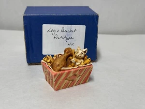 HARMONY KINGDOM "LEG & BUCKET" MOUSE BOX FIGURINE PROTOTYPE #2 Amazing - Picture 1 of 6
