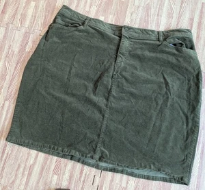 Crushed Cord dunkelolivgrün A-Linie Jeansrock süßer Einsatz hinten 22 breit - Bild 1 von 9