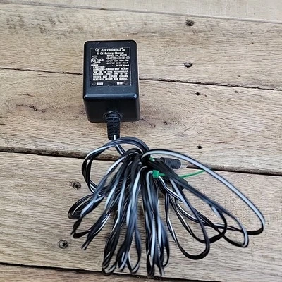 Airtronics NiCd Battery Charger - Model #95030 - Image 1 of 4