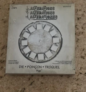 Tim Holtz PICTURE WHEEL Viewmaster Reel Sizzix Bigz Die SEE Xamples - Picture 1 of 8