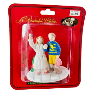 It's A Wonderful Life George & Mary Throwing Rocks Figurine 1998 New on Card - Picture 1 of 22