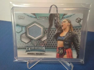 RONDA ROUSEY EVENTUSED MAT RELIC 2019 TOPPS WWE EVOLUTION BLUE 061/199 WRESTLING - Picture 1 of 3