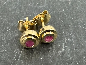 Rubin 925 Silber verg. Ohrstecker Ohrringe KLASSISCHES DESIGN ArtG15 - Picture 1 of 9