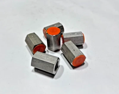 (6) 3321x4 WEATHERHEAD Stainless Steel 1/4" x 1/4" FPT Pipe Coupling Adapter - Image 1 of 4