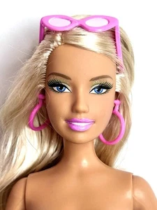 Barbie 2006 Beach Glam #K8383 Bikini Bottoms Beach Flat Feet - Picture 1 of 5