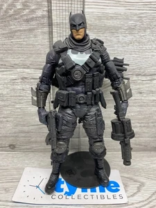 Figura de acción suelta Batman Grim Knight Mcfarlane DC Multiverse 7" - Imagen 1 de 3