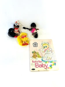 Lot 4 Vintage Flatsy kleine biegsame bewegliche Mädchen Puppen & ein Pipi Pul Pals Buch 1967 - Bild 1 von 15