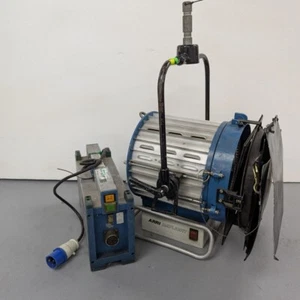 ARRI Daylight 1200W AD MSR/HMI Lamp + ARRI 1.2Kw Wire-wound CB Cable Ballast - Picture 1 of 2