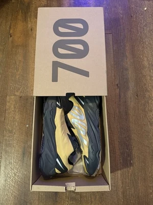 Adidas Yeezy Boost 700 MNVN Honey Flux мужские - Изображение 1 из 4