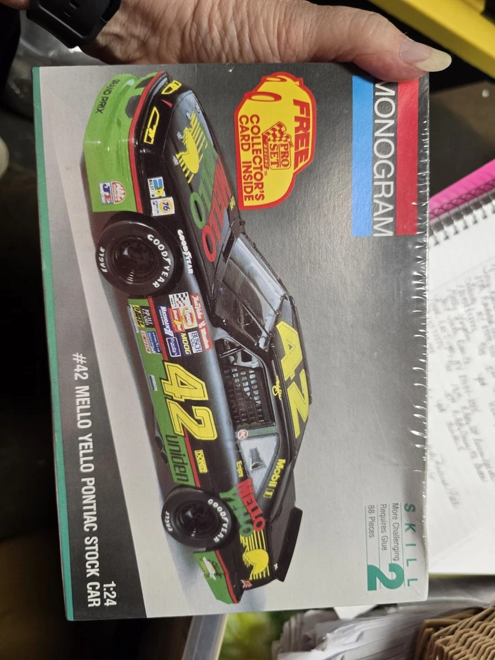 Kyle Petty Mello Yello Pontiac Monograma Coche Kit Habilidad 2 Sellado Foto 1 de 3