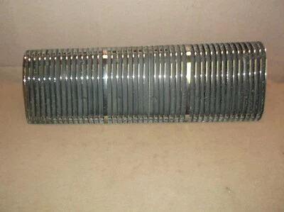 Mercury Cougar XR-7 1970 Eliminator puerta del faro derecho, cromo decente Foto 1 de 4