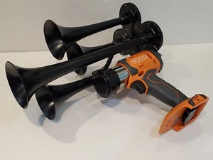 RIDGID 18 V Power Air Horn, Zughorn Kompressor, QUAD schwarz 14 Zoll - Bild 1 von 7