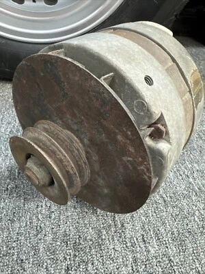 捷豹 XKE E 型 S3 V12 B.U.T.E.C.  Alternator 14V 60 安培二手状况 — 第 1/4 张图片