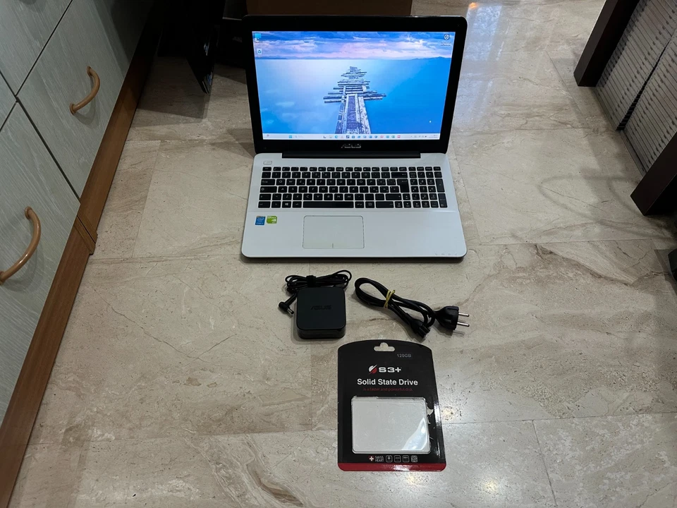 Notebook Asus X555L Intel i5-5200u 6gb Ram 120gb SSD Dual Sk Video Intel+ nVidia - Immagine 1 di 4