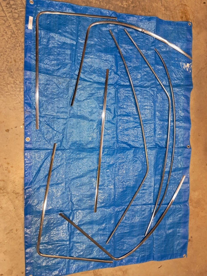 Juego completo de protectores de lluvia/ajuste cromado Datsun 240z/260z/280z menos conectores/esquinas. Foto 1 de 4