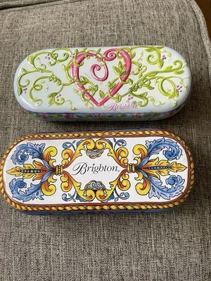 Juego de dos estuches de metal para gafas de sol Brighton forrados de fieltro  Foto 1 de 4