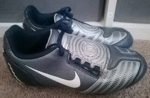 Kinder Nike Total 90 Shoot II T90 Fußballschuhe UK Größe C12 abnehmbare Stollen - Bild 1 von 6