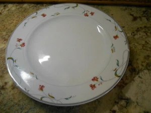 Platos de ensalada Christopher Stuart Fine China Melrose Y0217 8 1/4"  - Imagen 1 de 4