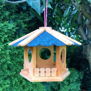 DARLUX Sechseck Vogel Futter Haus Futterstelle Vogelhaus Hängend Braun/Blau - Bild 1 von 3