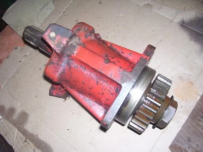 TRACTOR DE GAS MASSEY HARRIS 444 DE COLECCIÓN - EJE DE TOMA DE FUERZA Y CONJUNTO DE ENGRANAJES DE TRANSMISIÓN - 1956 Foto 1 de 2