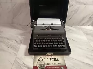 Schöne Vintage Royal Quiet Deluxe tragbare Schreibmaschine mit Etui - Bild 1 von 24